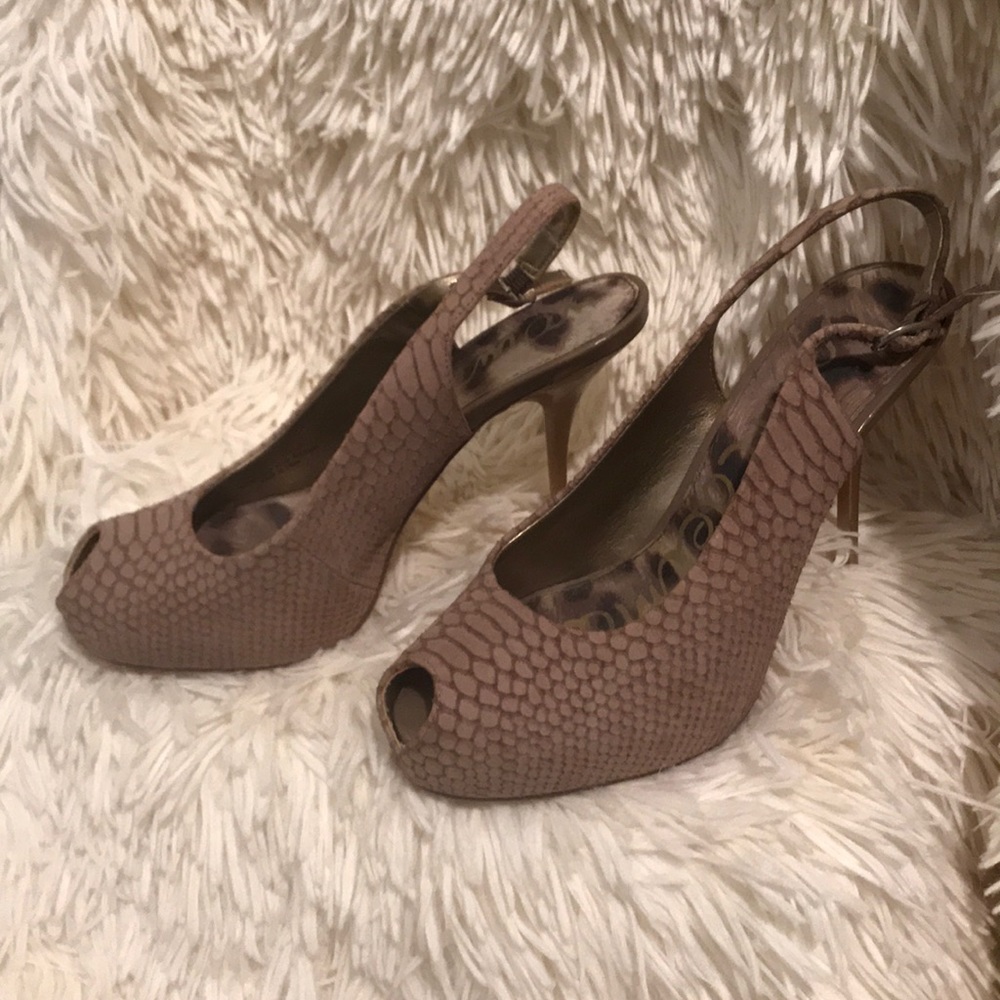 Sam Edelman taupe suede gold heel pumps